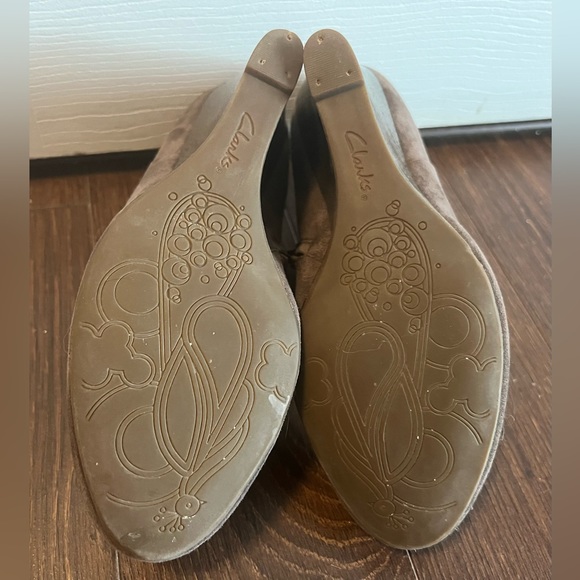 Clarks Booties - Picture 2 of 2